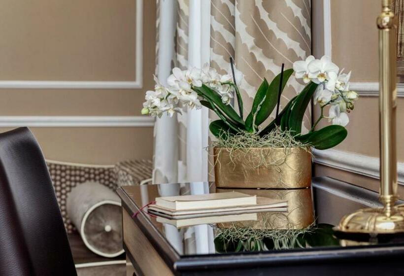 Standard Quadruple Room, Nuovo Teson