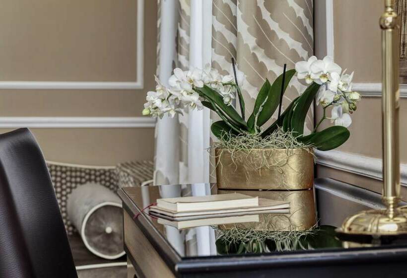 Standard Quadruple Room, Nuovo Teson