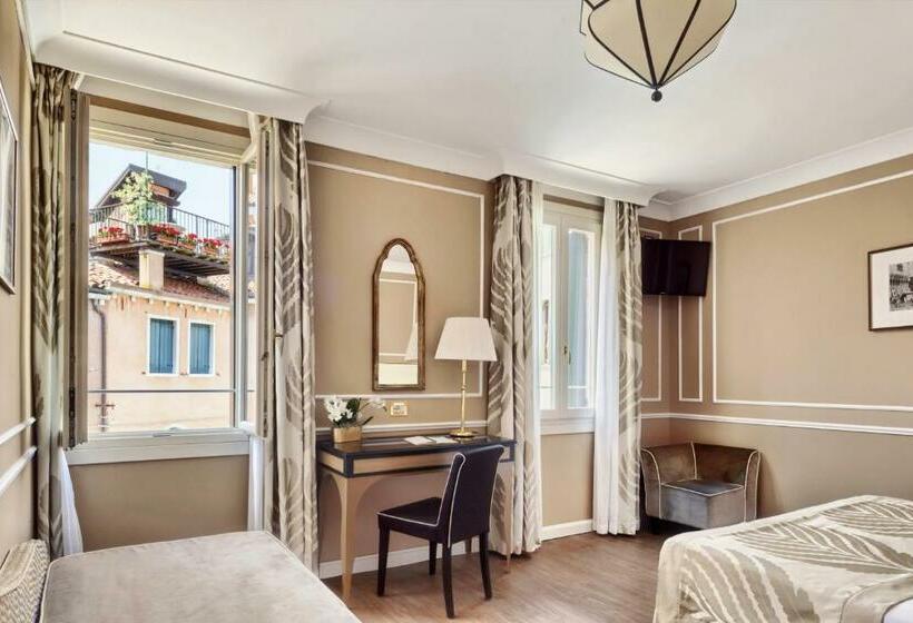 Standard Triple Room, Nuovo Teson