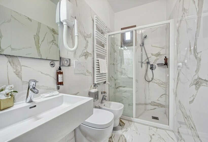 Standard Triple Room, Nuovo Teson