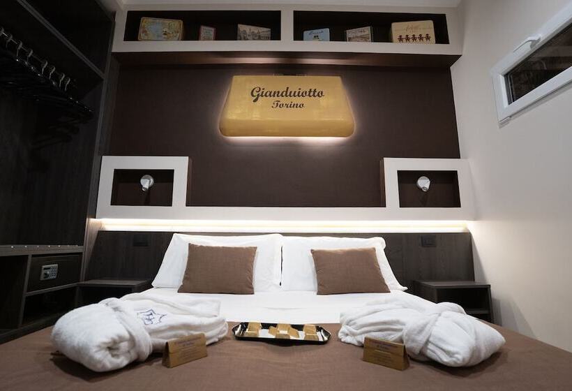 غرفة سوبيريور, Plaza