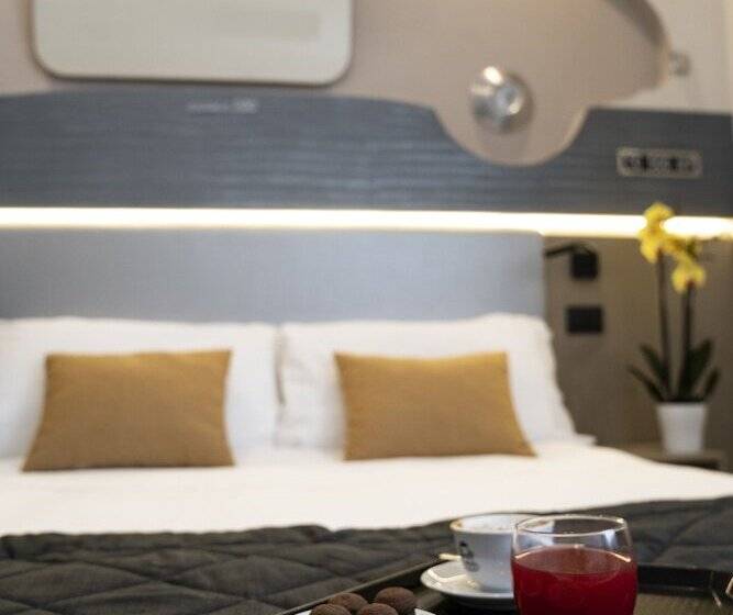 غرفة سوبيريور, Plaza