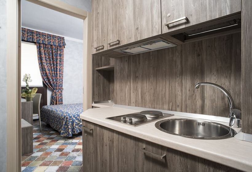 غرفة سوبيريور, Plaza