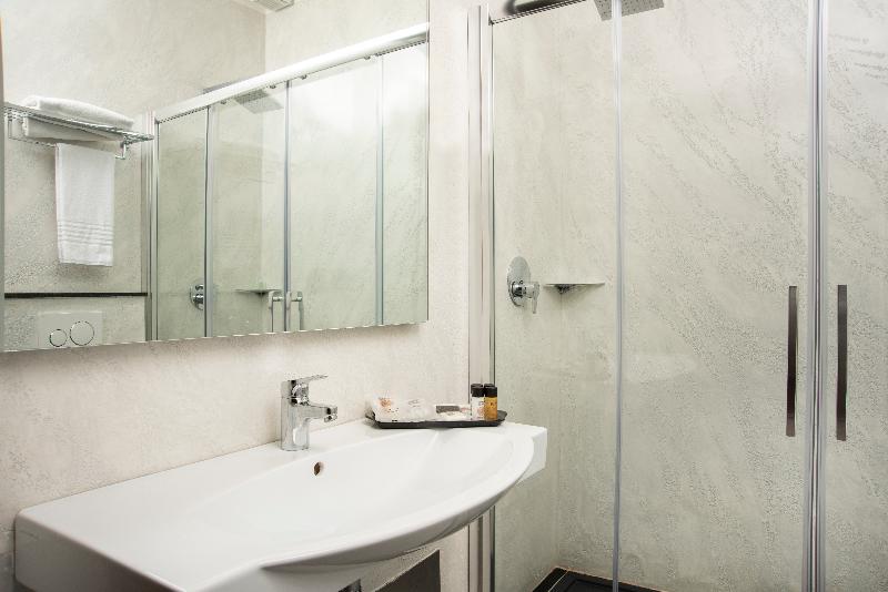 غرفة سوبيريور, Plaza