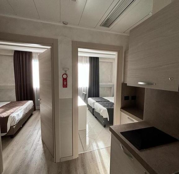 غرفة قياسية رباعية, Plaza