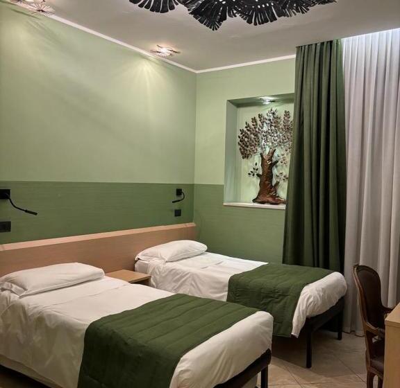 غرفة قياسية, Plaza