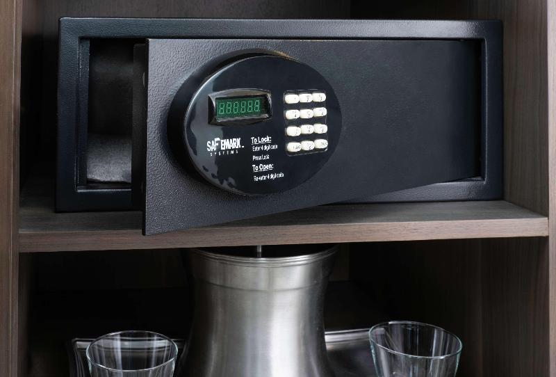 غرفة إقتصادية, Plaza