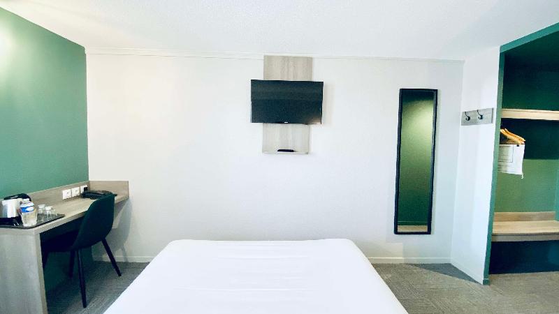 غرفة إقتصادية, Plaza