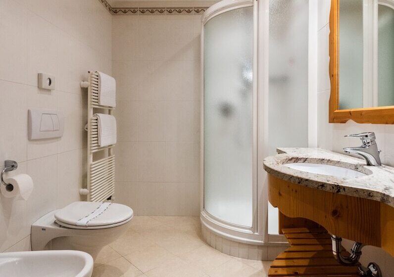 غرفة كلاسيكية, Antares