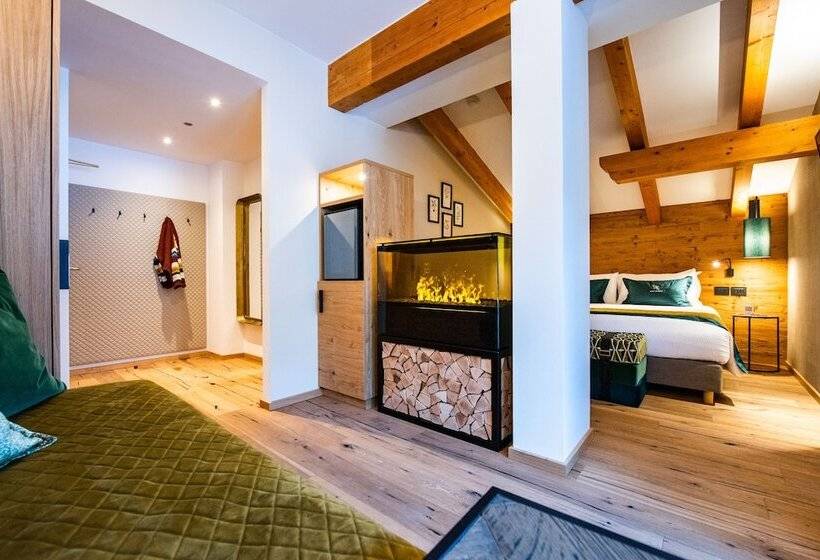 غرفة كلاسيكية, Antares