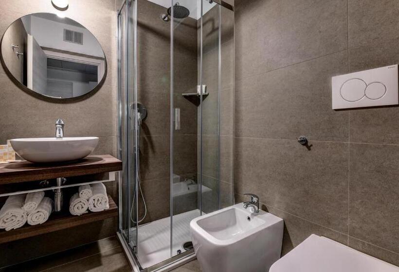 Номер Стандарт, Riel