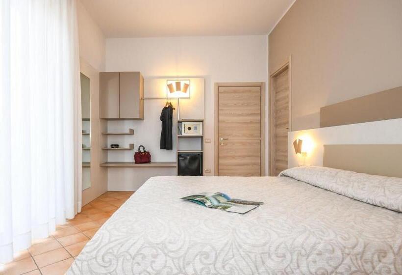 Номер Стандарт, Riel