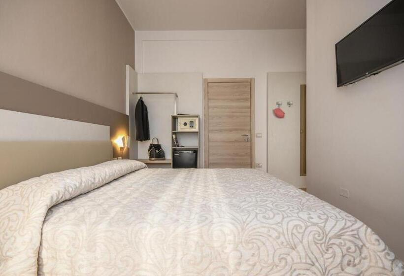 Четырехместный Номер Стандарт, Riel