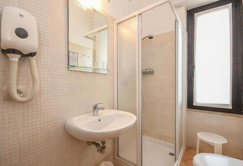 Четырехместный Номер Стандарт, Riel