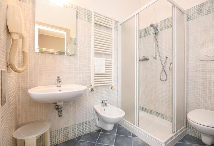 Семейный Номер, Riel