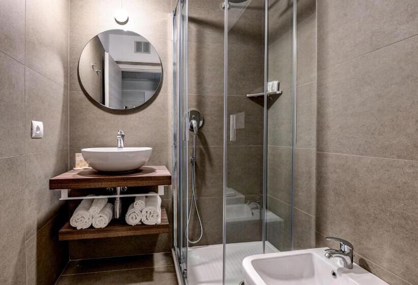 Номер Стандарт Трехместный, Riel