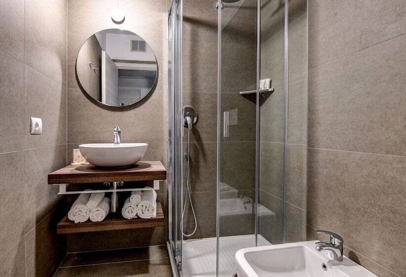 Номер Стандарт Трехместный, Riel