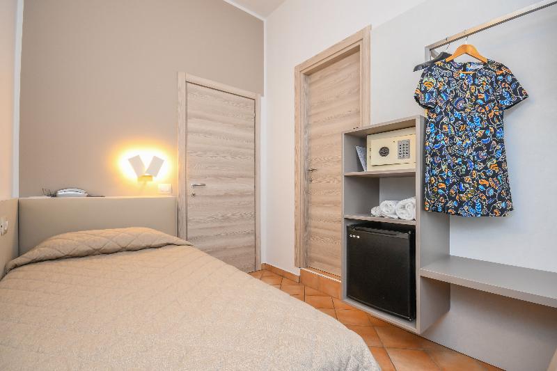 חדר סטנדרט יחיד, Riel