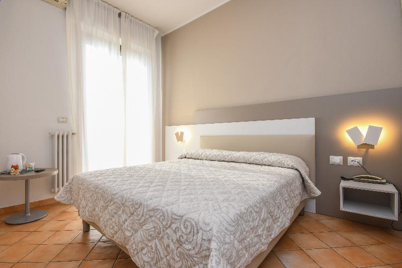 Четырехместный Номер Стандарт, Riel