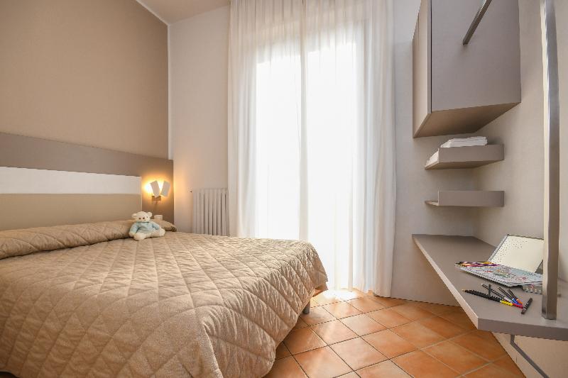 Четырехместный Номер Стандарт, Riel