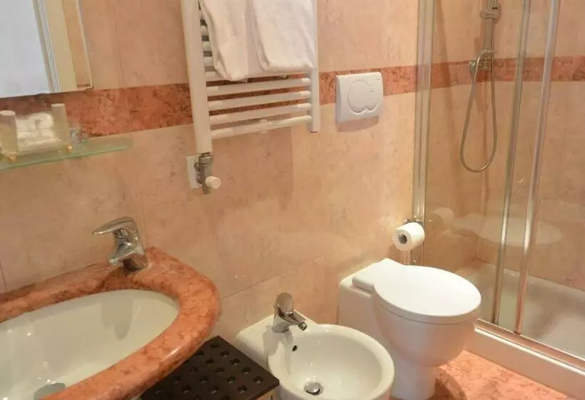 اتاق استاندارد یک نفره, San Zulian