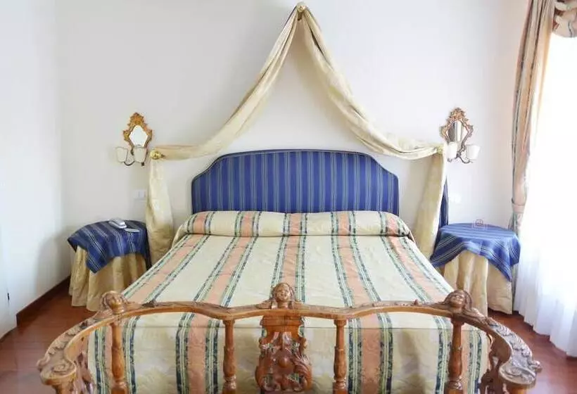 اتاق عادی, San Zulian