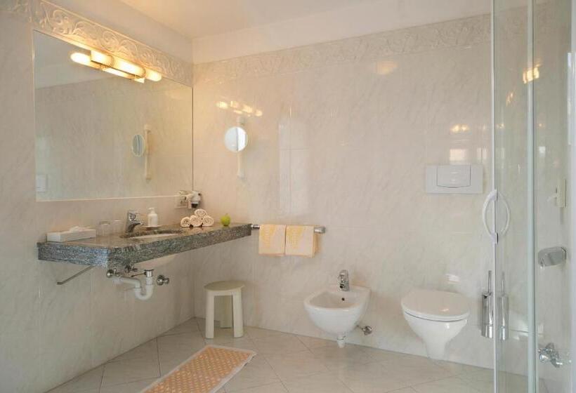 Номер Superior, Schlosswirt