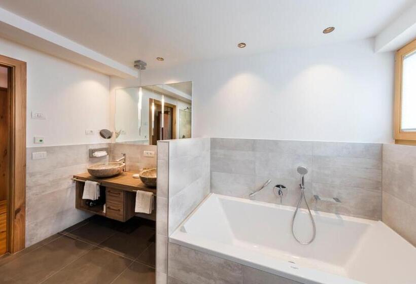 Полулюкс, Schlosswirt