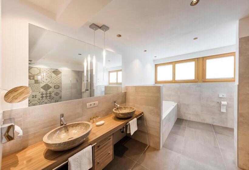 Полулюкс, Schlosswirt