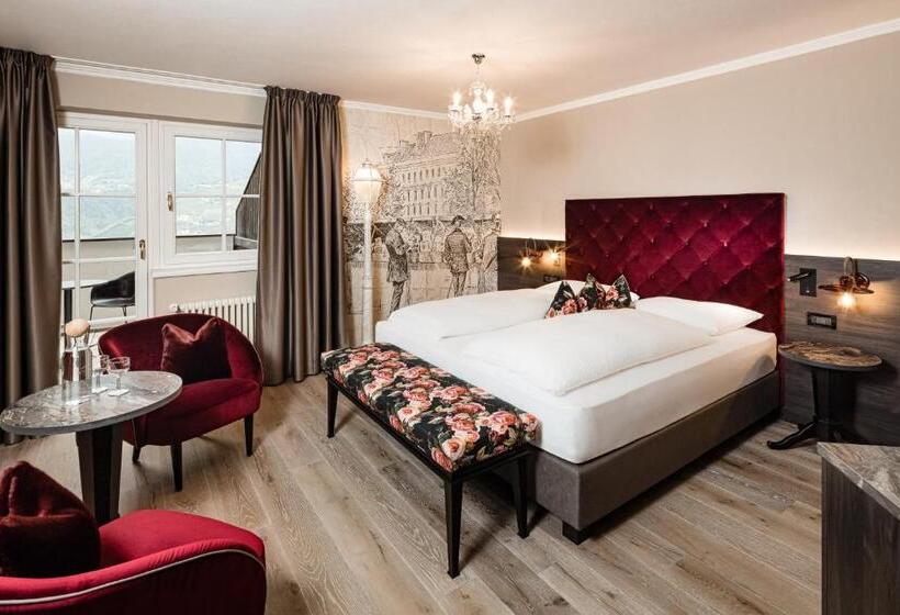 Номер Стандарт Вид на Горы, Schlosswirt