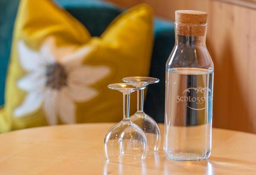 Номер Стандарт Вид на Горы, Schlosswirt