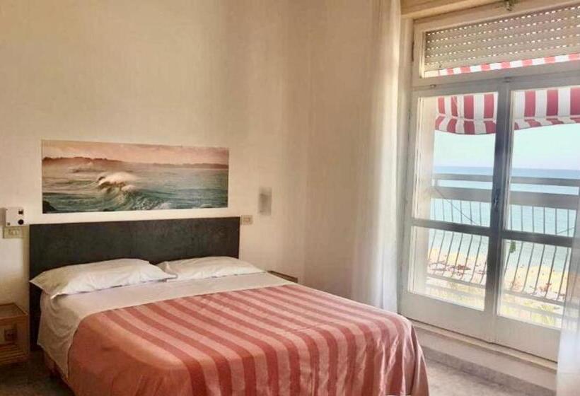 חדר דלוקס נוף לים, Silvi