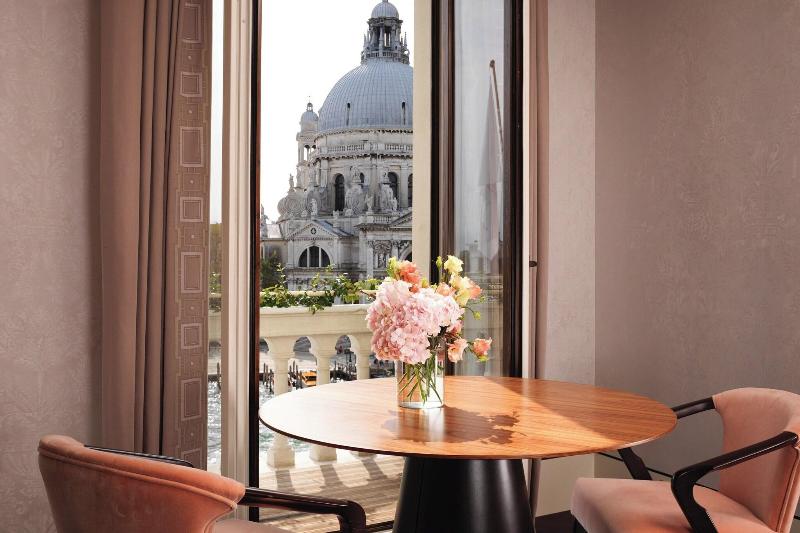 مجموعه ویستا شهر, The St. Regis Venice