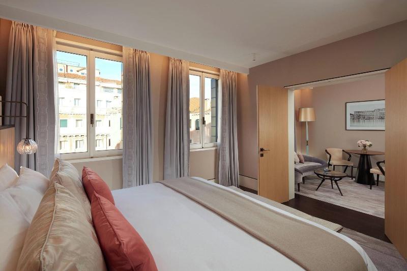 سوئیت با تخت بزرگ, The St. Regis Venice