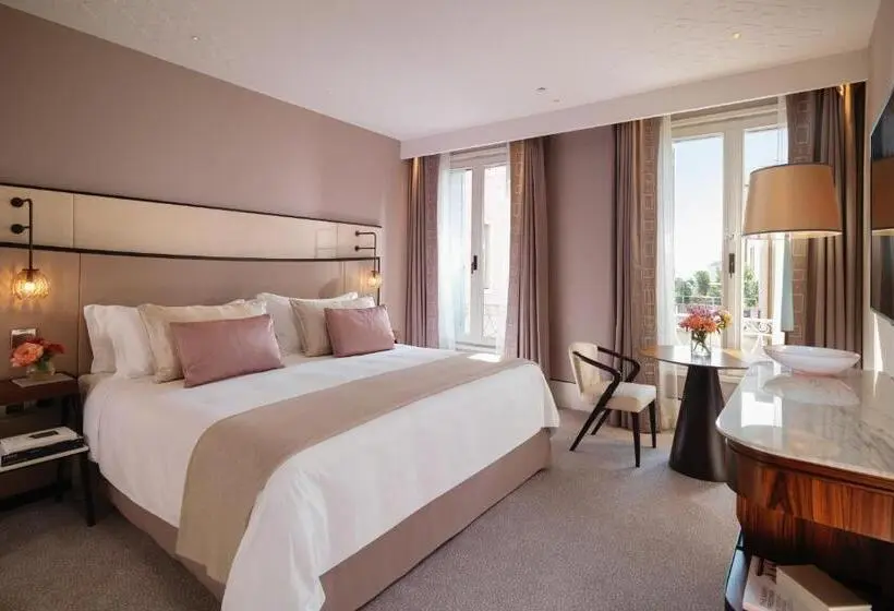 Standard Room King Size Bed