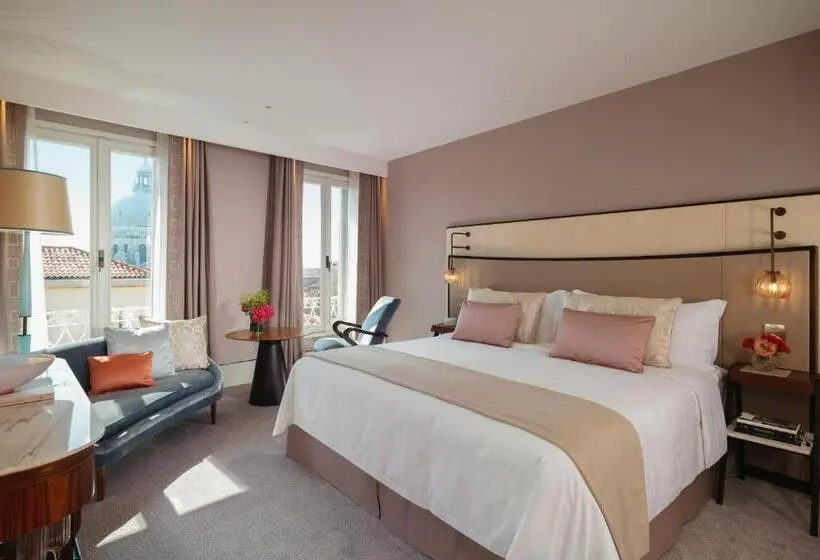 اتاق استاندارد با تخت بزرگ, The St. Regis Venice