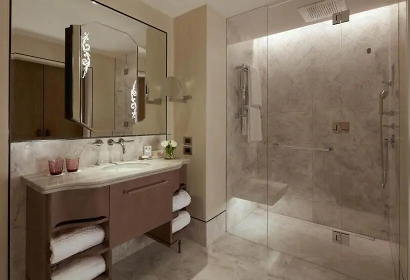 اتاق سوپریور با تخت بزرگ, The St. Regis Venice