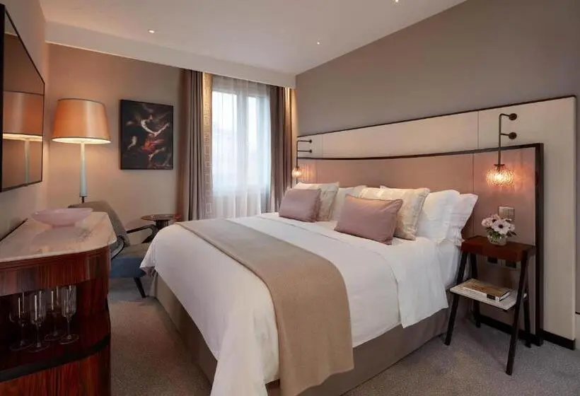 اتاق لوکس با تخت بزرگ, The St. Regis Venice