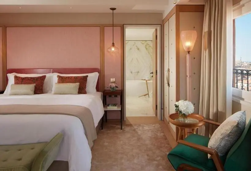 سوئیت با چشم‌انداز کانال, The St. Regis Venice