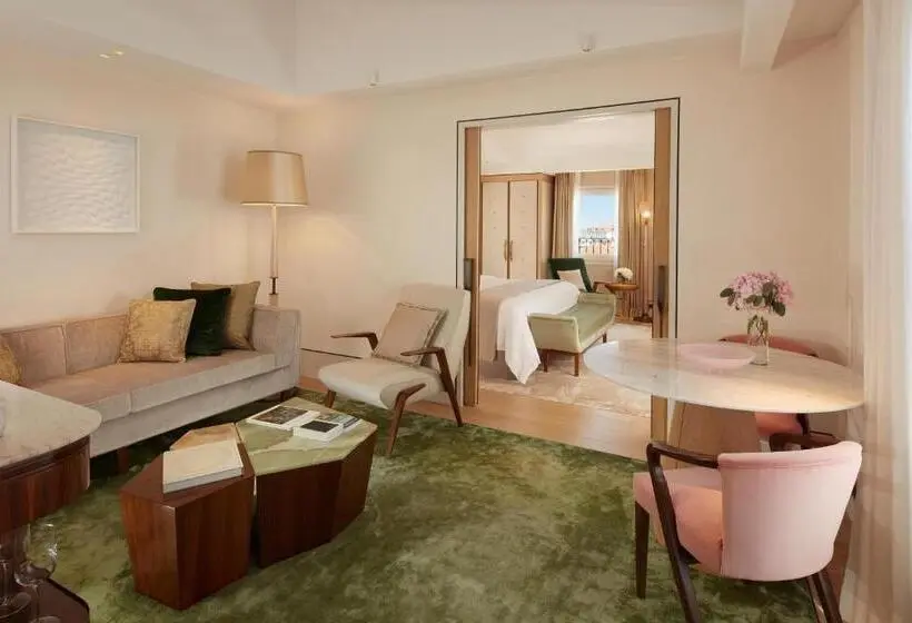سوئیت با چشم‌انداز کانال, The St. Regis Venice