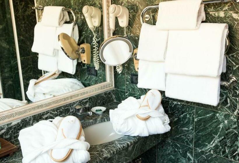 غرفة قياسية ثلاثية, Victoria & Iside Spa