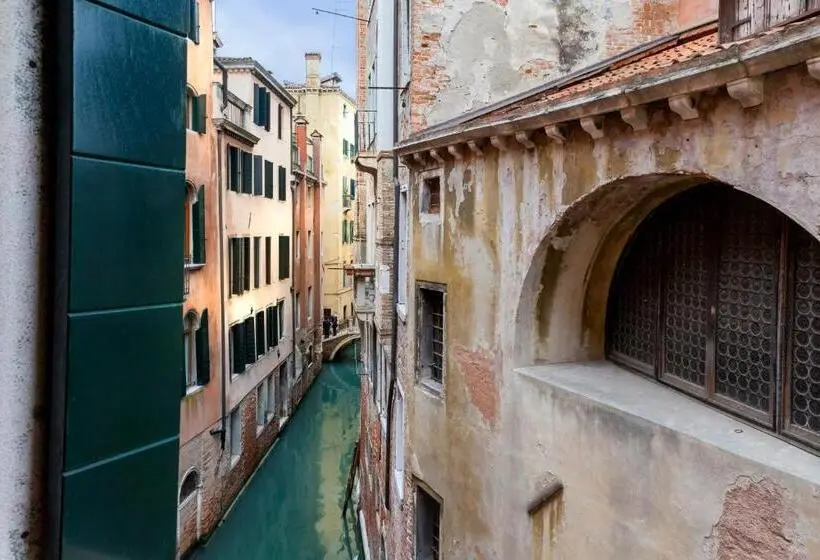 سوئیت جونیور با چشم‌انداز, Splendid Venice - Starhotels Collezione