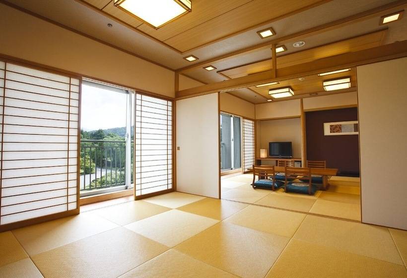 اتاق خانوادگی با چشمانداز کوه, Fuji View