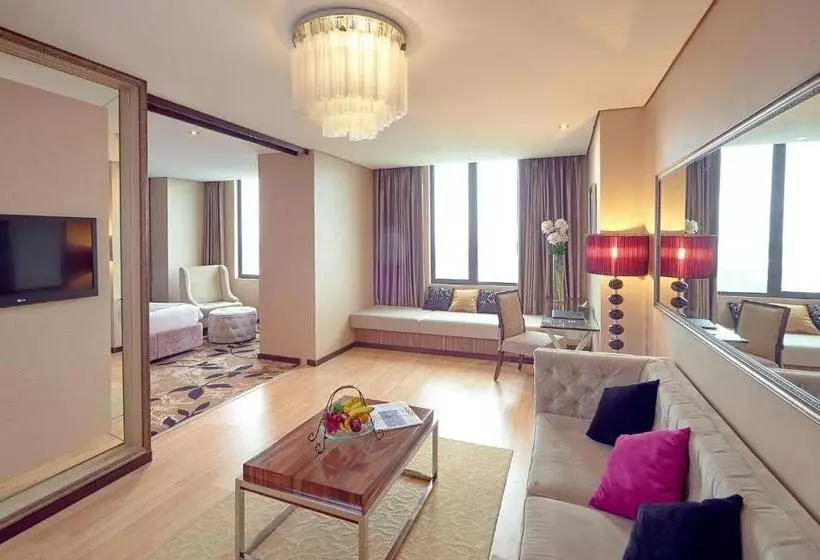 Suite Club, Garden Palace