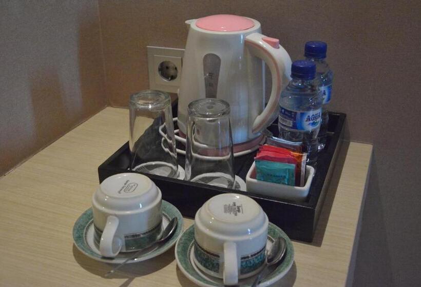 غرفة كلوب, Garden Palace