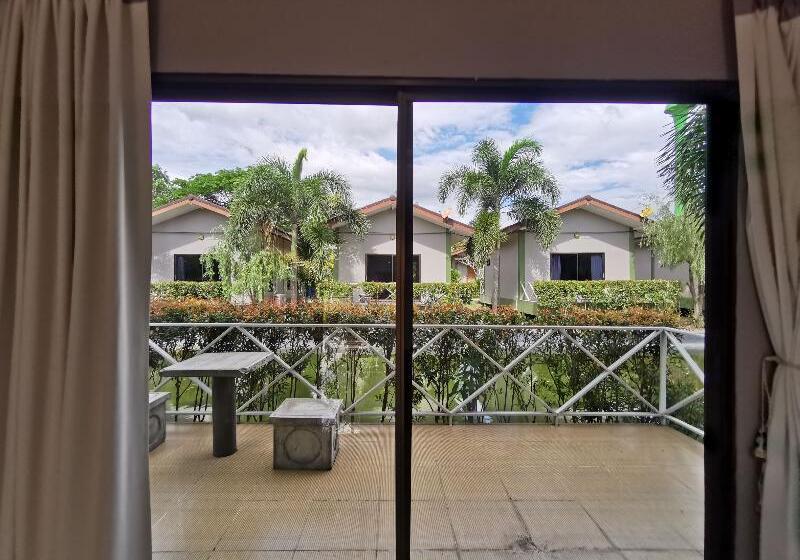 Номер Стандарт, Hyatt Regency Delhi