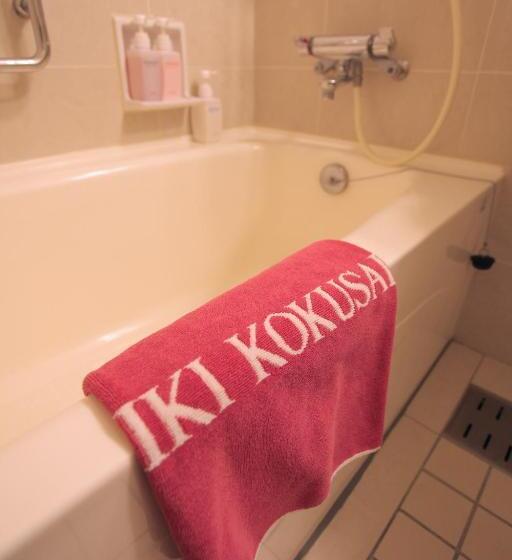 חדר סטנדרט לשלושה, Kurashiki Kokusai