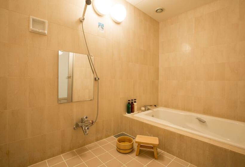 غرفة قياسية, Okura Kobe