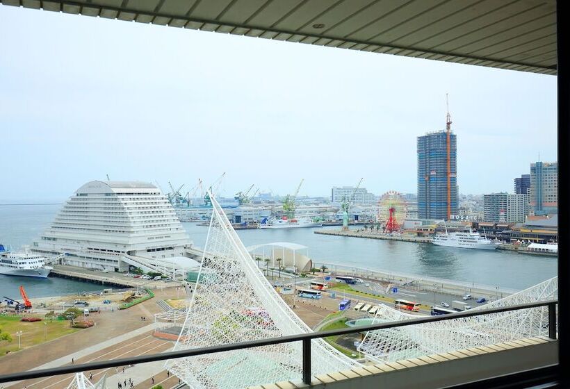 غرفة ديلوكس ثلاثية, Okura Kobe