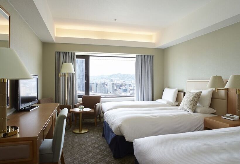 غرفة قياسية ثلاثية, Okura Kobe